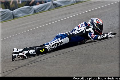 sykes_2_sbk_gutierrez_donington2009.jpg