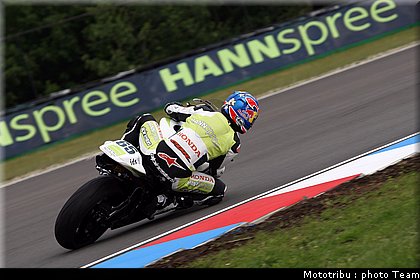 sbk_rea_17_brno2009.jpg