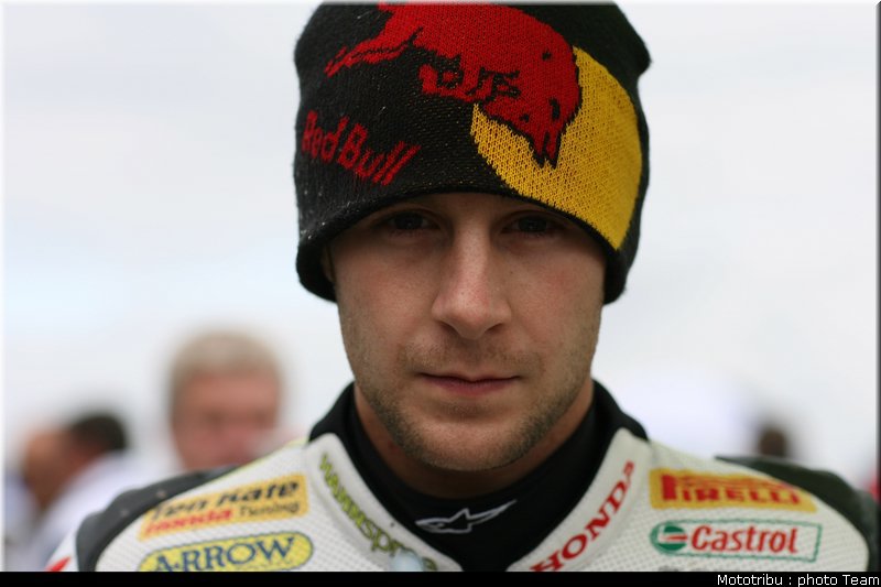sbk_rea_16_nurburgring_allemagne_2009