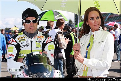 the_pitbabes_002_nurburgring_allemagne_2009.jpg