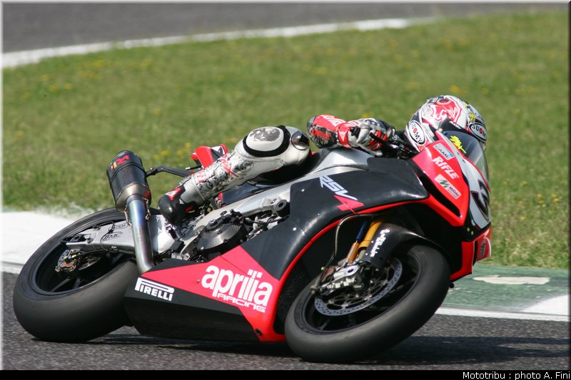 sbk_biaggi_1_test_imola2009