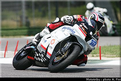supersport_praia_3_test_imola2009.JPG