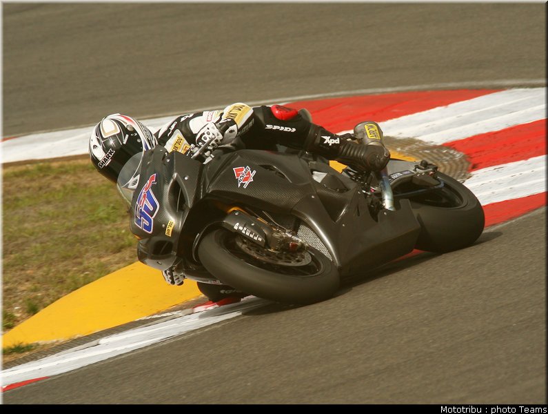 guintoli_2_sbk_test_portimao_2009_012