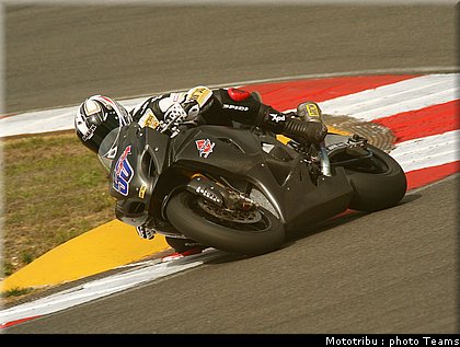 guintoli_2_sbk_test_portimao_2009_012.jpg
