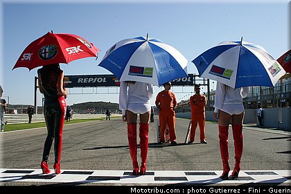 superbike_pit_babes_valence_2010_0001.JPG