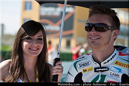 superbike_pit_babes_valence_2010_0026.jpg