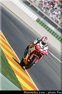 sbk_biaggi_05_valence_2010.JPG
