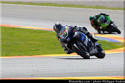 sbk_guintoli_05_valence_2110.JPG