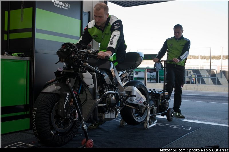 sbk_kawasaki_3_valence_2010