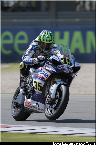 0102_sbk_crutchlow_1_assen_2010