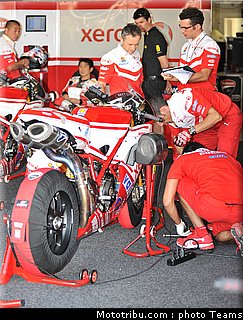 sbk_ducati_kyalami_2010.jpg