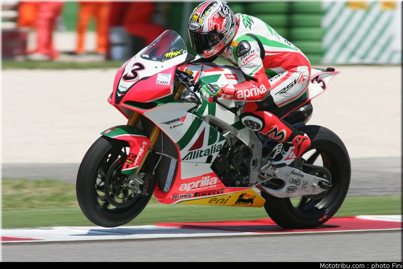 sbk_biaggi_02_sanmarin_2010