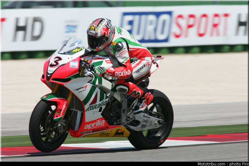 sbk_biaggi_20_sanmarin_2010