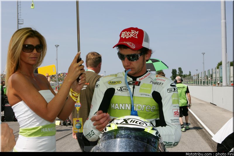 sbk_pitbabes_sanmarin_2010_001