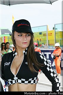 sbk_pitbabes_sanmarin_2010_009.JPG
