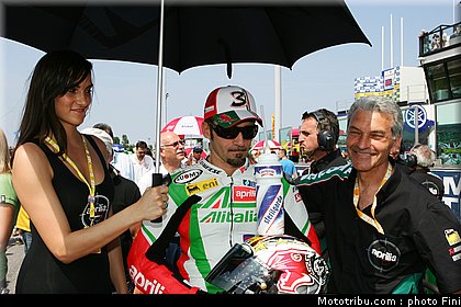 sbk_pitbabes_sanmarin_2010_022.JPG