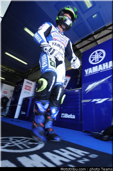 sbk_crutchlow_08_tchequie_2010