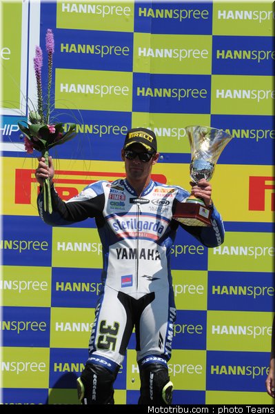 sbk_crutchlow_09_tchequie_2010
