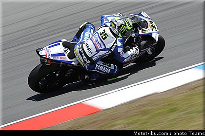 sbk_crutchlow_02_tchequie_2010.jpg