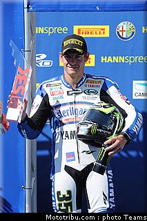 sbk_crutchlow_04_tchequie_2010.jpg