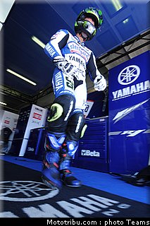 sbk_crutchlow_08_tchequie_2010.jpg
