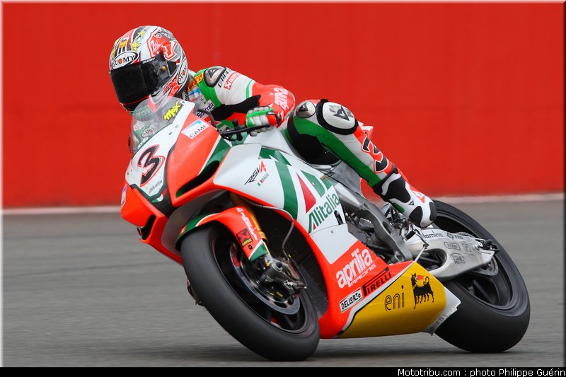 sbk_biaggi_05_angleterre_2010