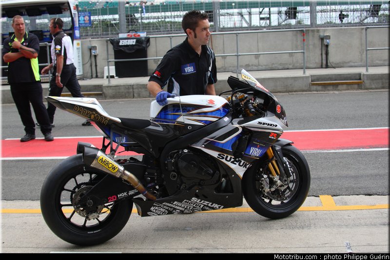 sbk_guintoli_03_angleterre_2010