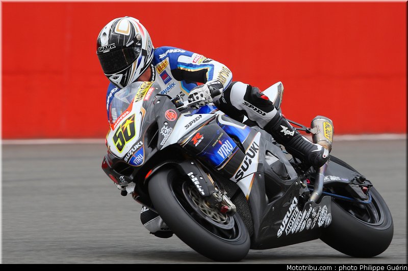 sbk_guintoli_06_angleterre_2010