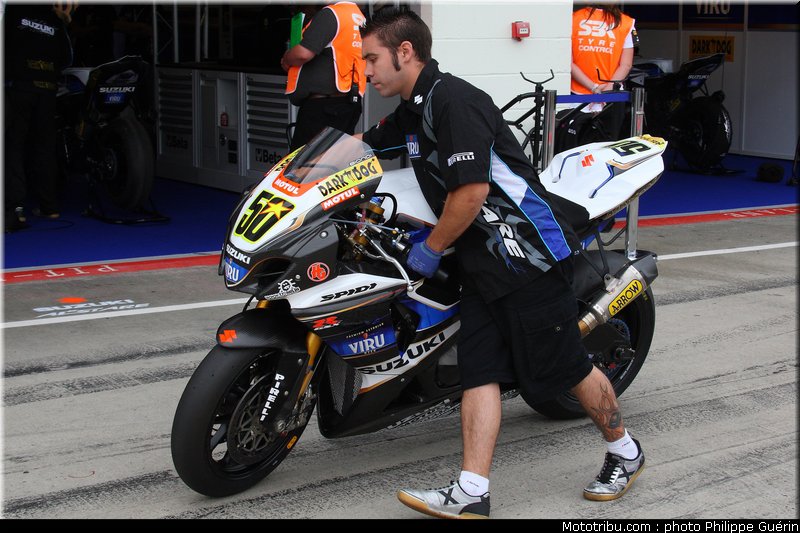 sbk_guintoli_07_angleterre_2010