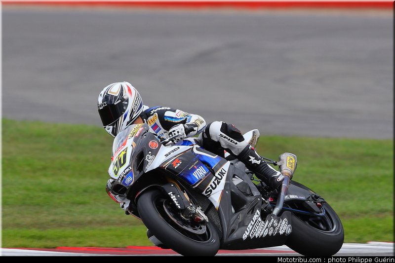 sbk_guintoli_11_angleterre_2010