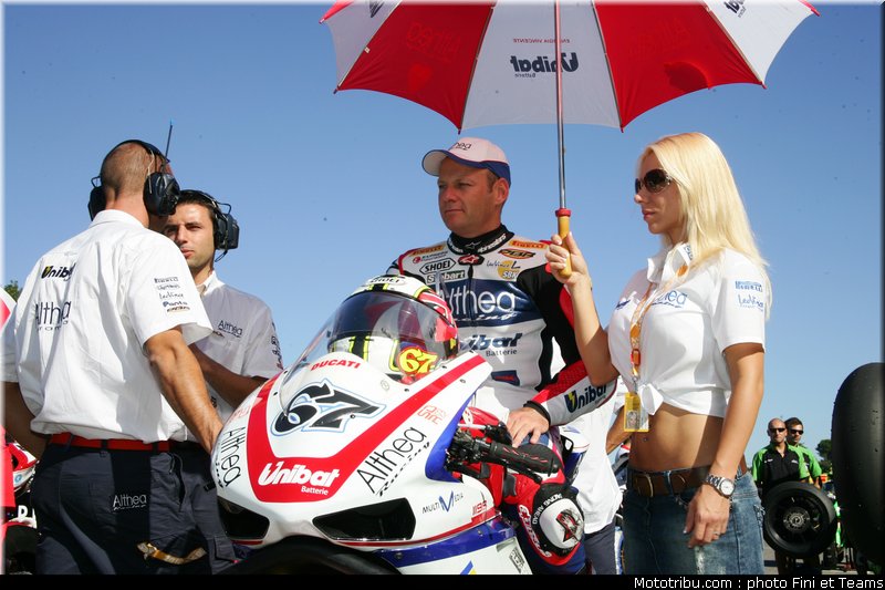 superbike_pitbabe_imola_2010_32
