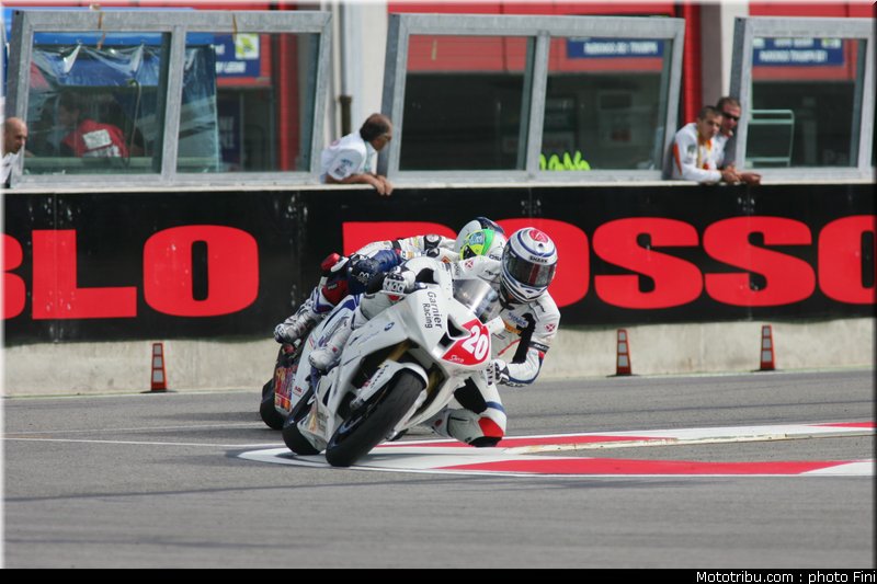 1000stk_barrier_1_imola_2010