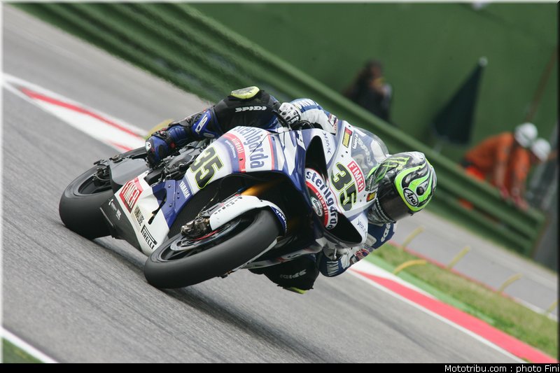 superbike_crutchlow_01_imola_2010