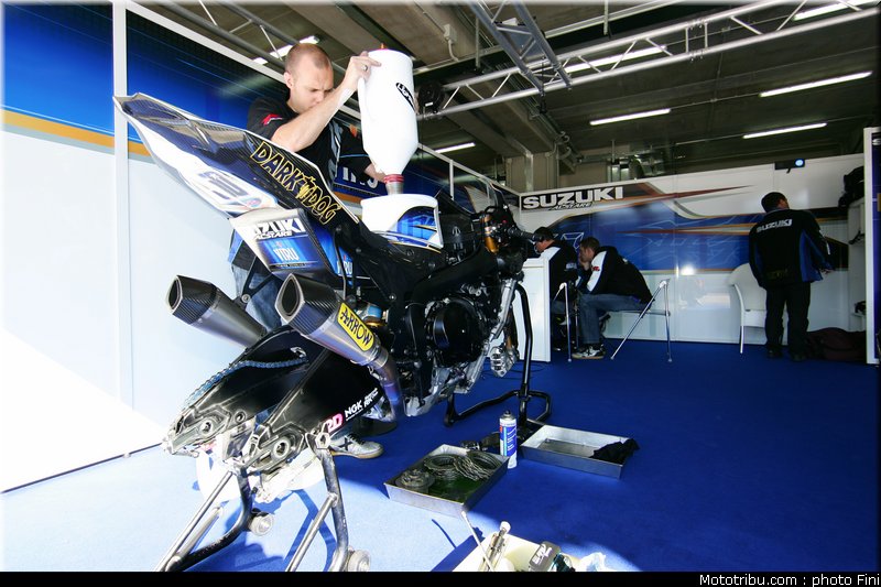 superbike_guintoli_7_imola_2010
