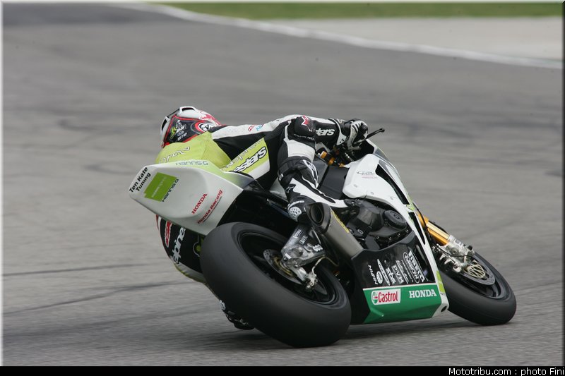 superbike_rea_04_imola_2010