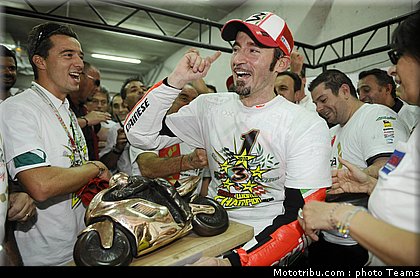 superbike_biaggi_04_imola_2010.jpg