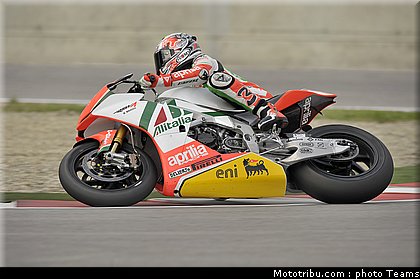 superbike_biaggi_06_imola_2010.jpg