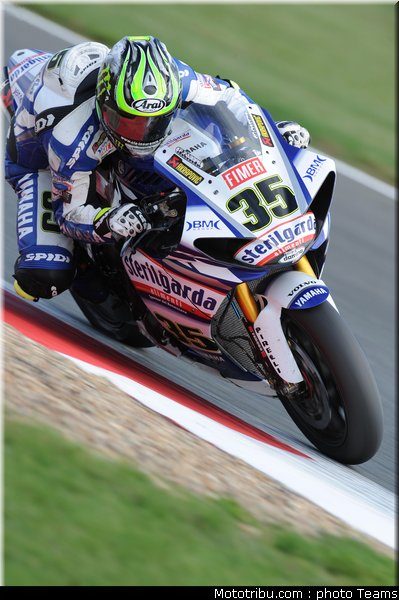 sbk_crutchlow_05_france_2010