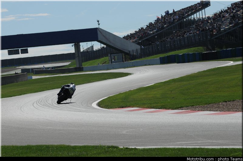 sbk_crutchlow_07_france_2010