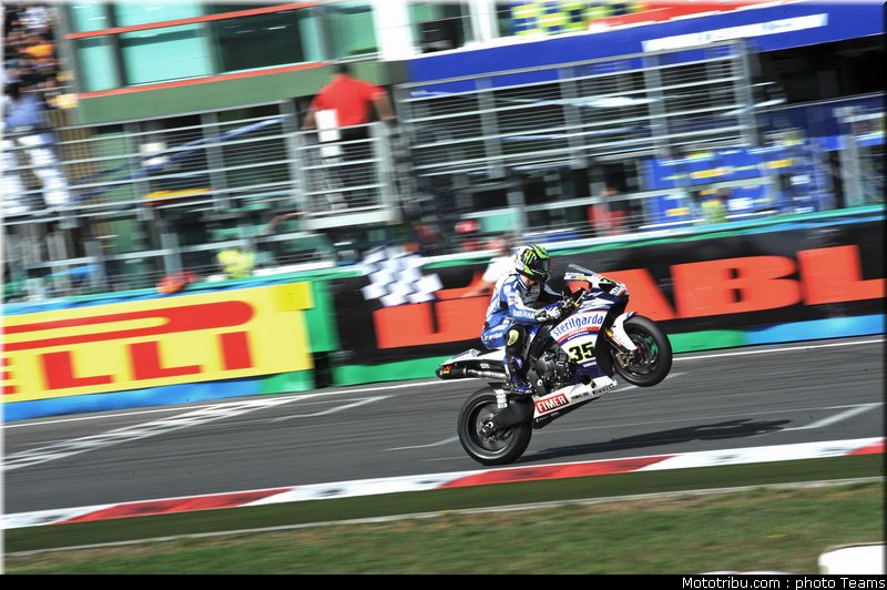 sbk_crutchlow_09_france_2010