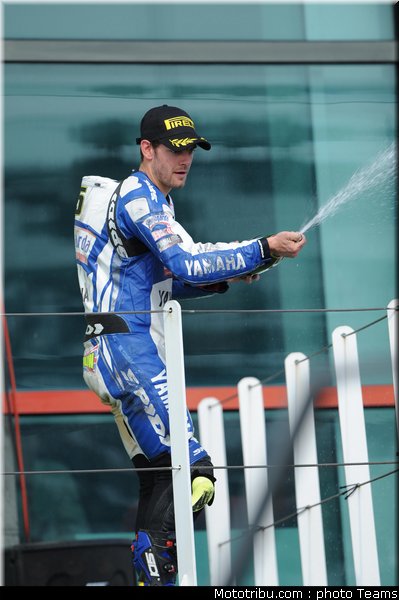 sbk_crutchlow_10_france_2010