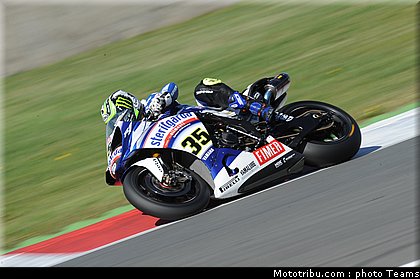 sbk_crutchlow_01_france_2010.jpg