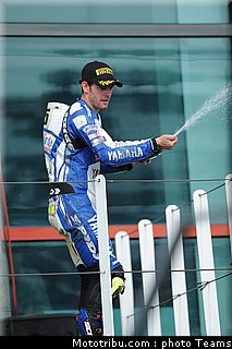 sbk_crutchlow_10_france_2010.jpg