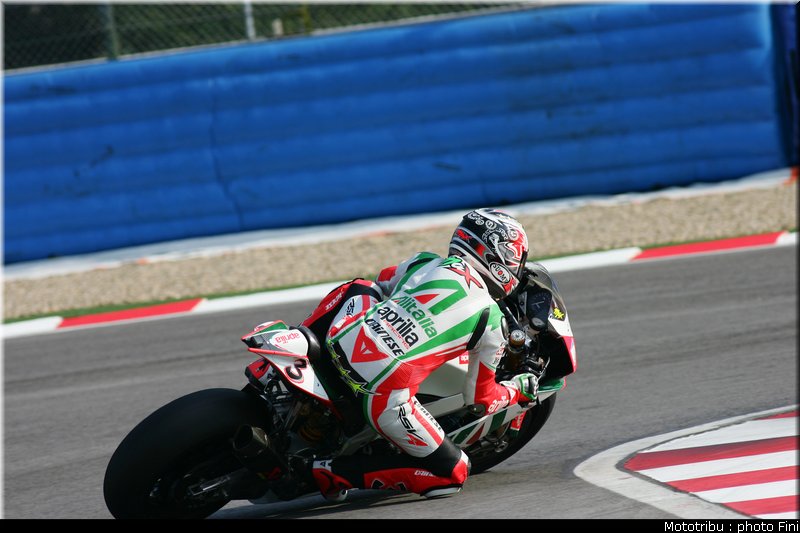 sbk_biaggi_3_test_imola_2010
