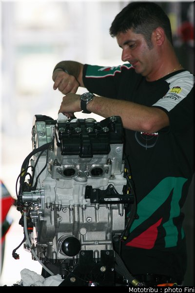sbk_biaggi_7_test_imola_2010
