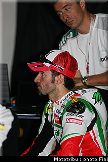 sbk_biaggi_5_test_imola_2010.jpg