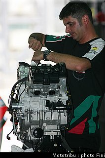 sbk_biaggi_7_test_imola_2010.JPG