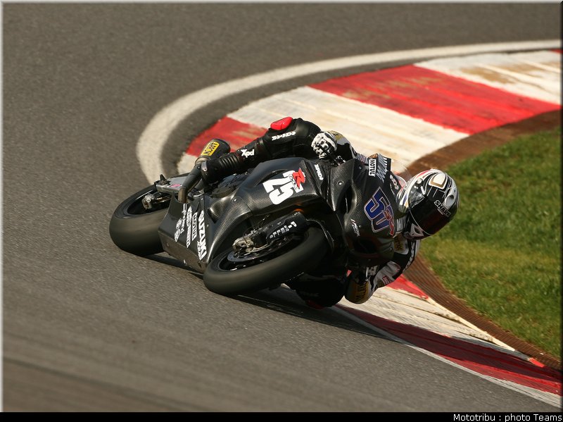 guintoli_1_sbk_test_portimao_janvier_2010_013
