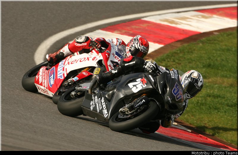 guintoli_2_sbk_test_portimao_janvier_2010_014