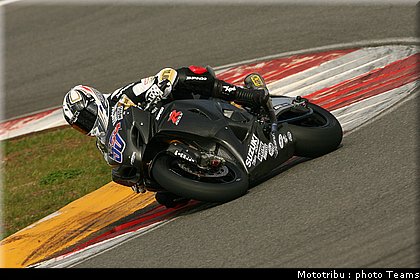 guintoli_3_sbk_test_portimao_janvier_2010_015.jpg
